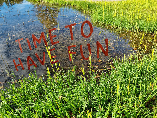 ... do U like 2 watch games?